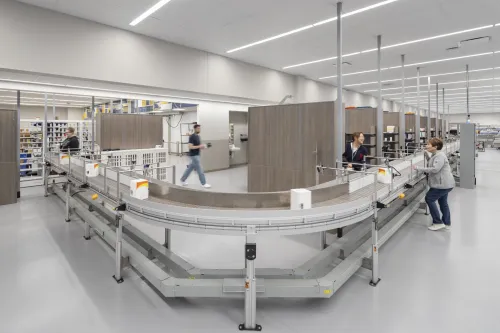 U of M Specialty Pharmacy_07