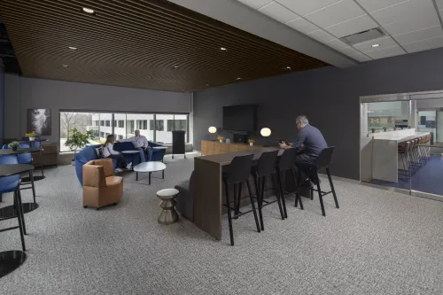 U of M Specialty Pharmacy_02b